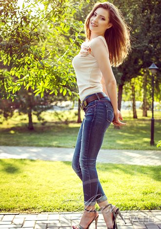 Pretty Russian girl Maria from Mariupol, 27 yo, hair color Chestnut